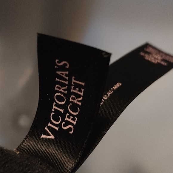 Victoria's Secret Intimate - Picture 6 of 10